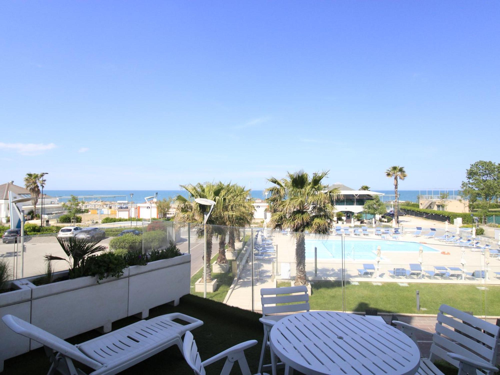 Hotel Residence Imperial Misano Adriatico Exterior photo