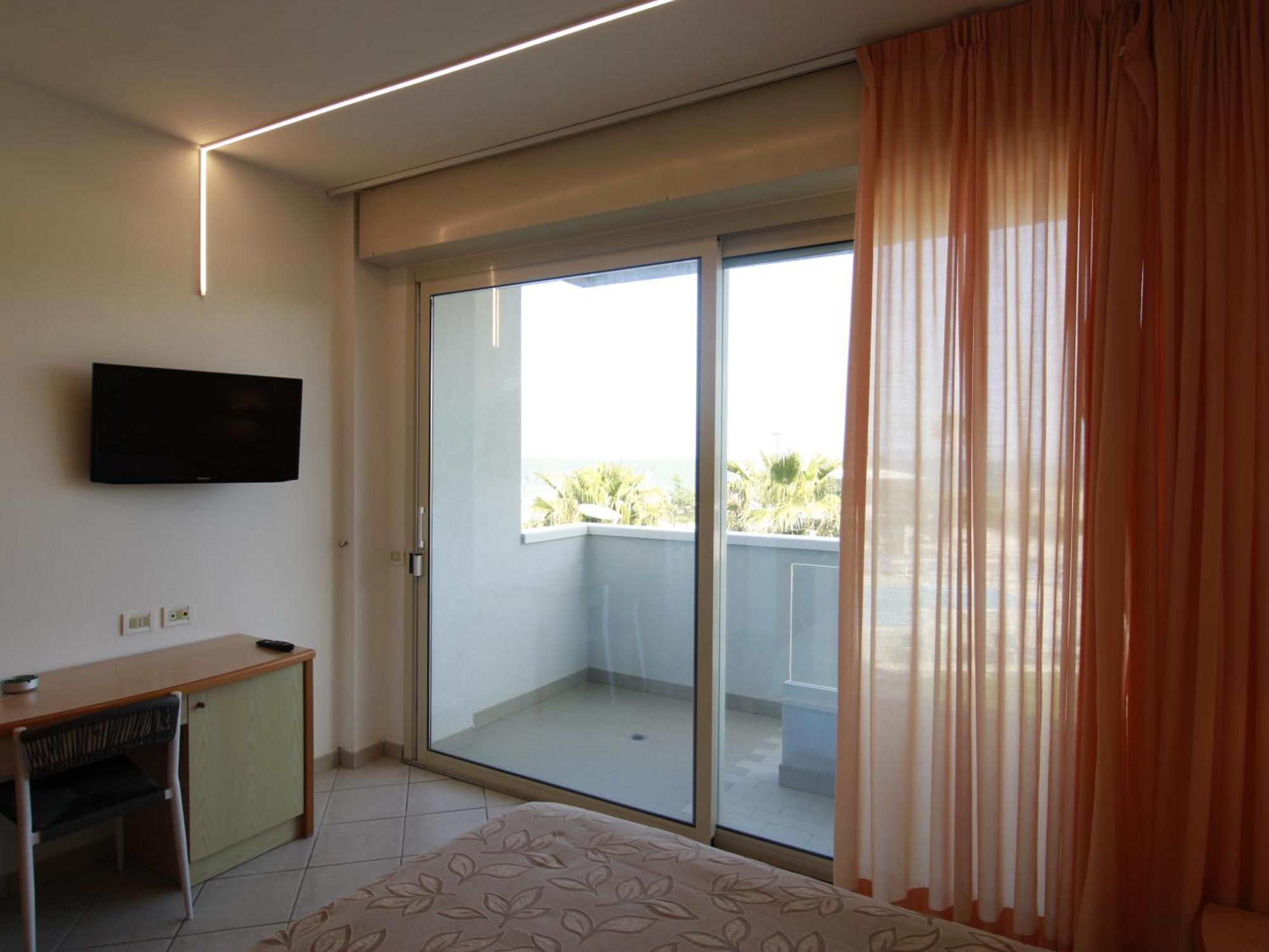 Hotel Residence Imperial Misano Adriatico Exterior photo