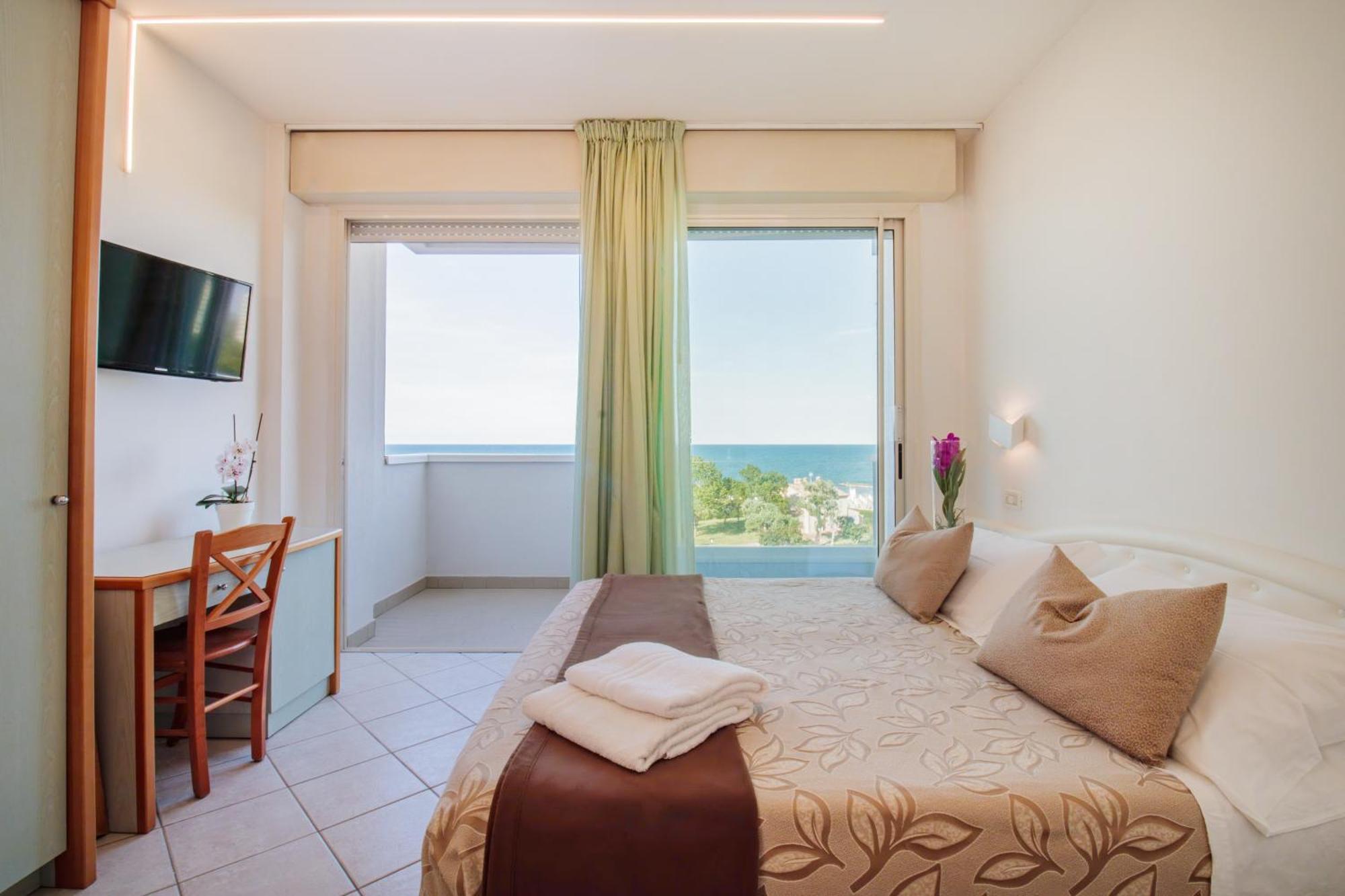 Hotel Residence Imperial Misano Adriatico Exterior photo